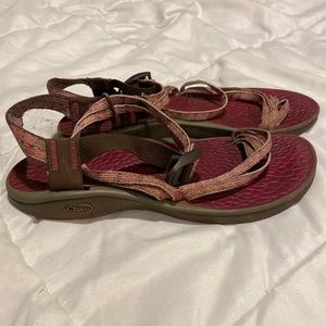 Chacos Sz 9 Womens Pink/Brown with Toe Strap